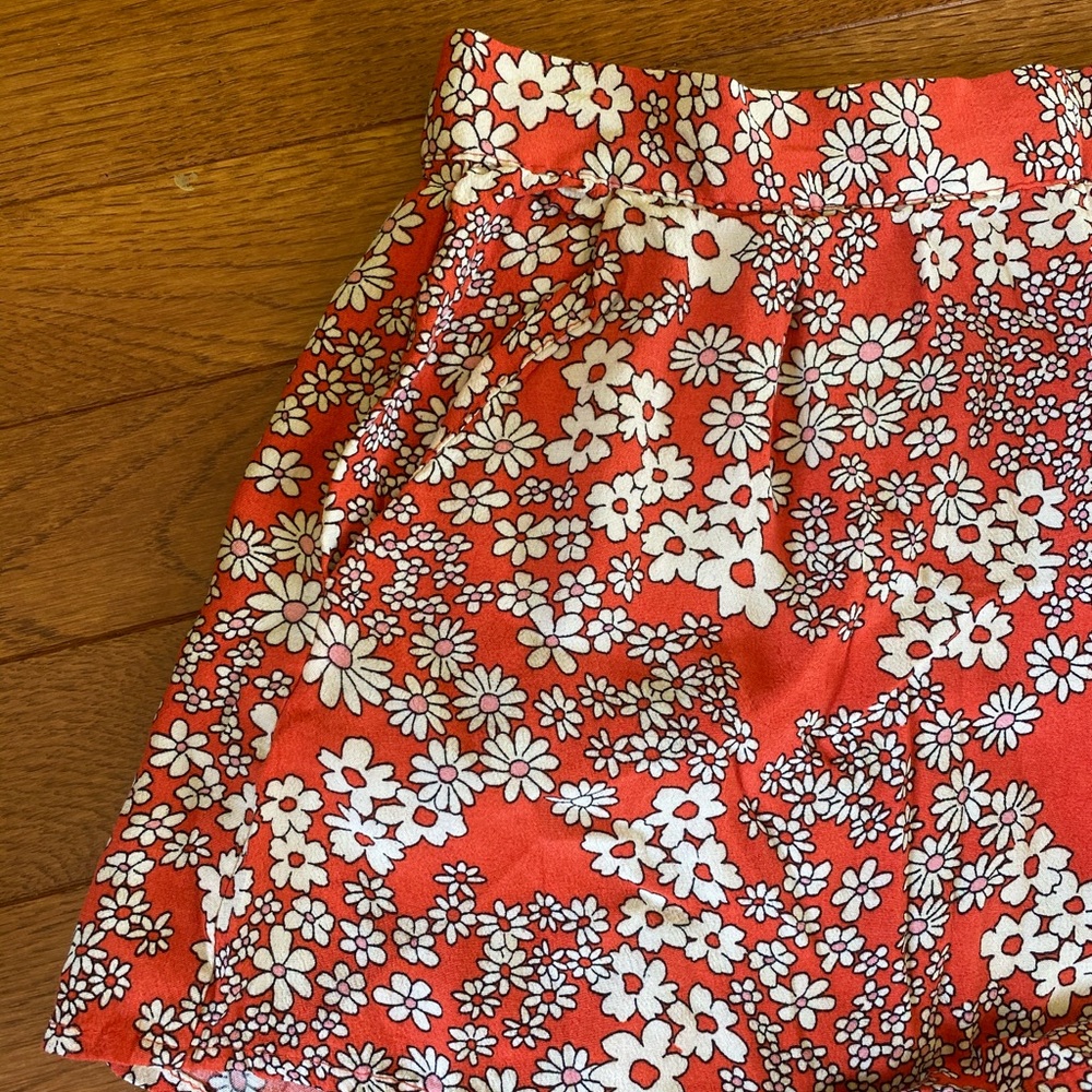 Floral shorts - Picture 2 of 3